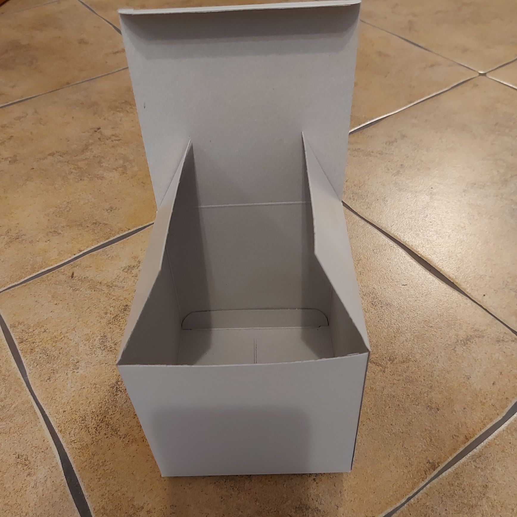 Karton fasonowych - pudełko 120x120x120 mm