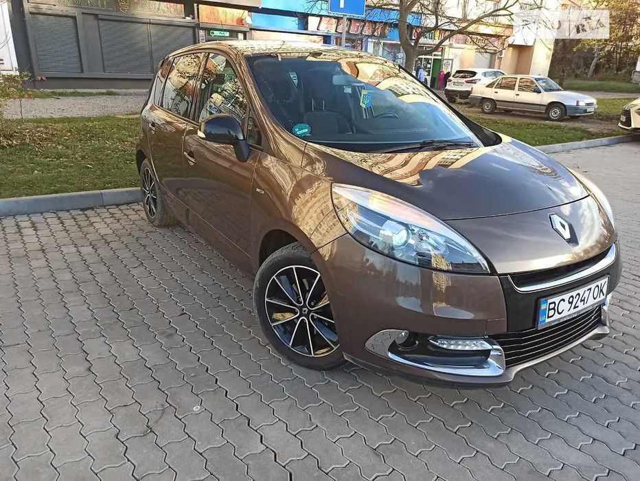Продам Renault Scenic 2012 (BOSE комплектація)