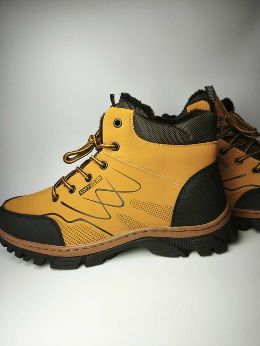 Buty zimowe męskie nowe ocieplane wytrzymałe z zamkiem 42