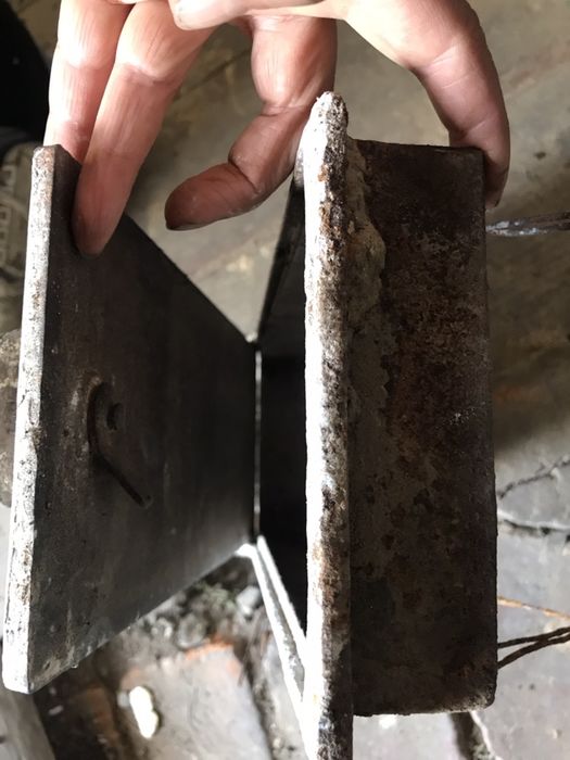 Дверка для печки с пеплым домом.)