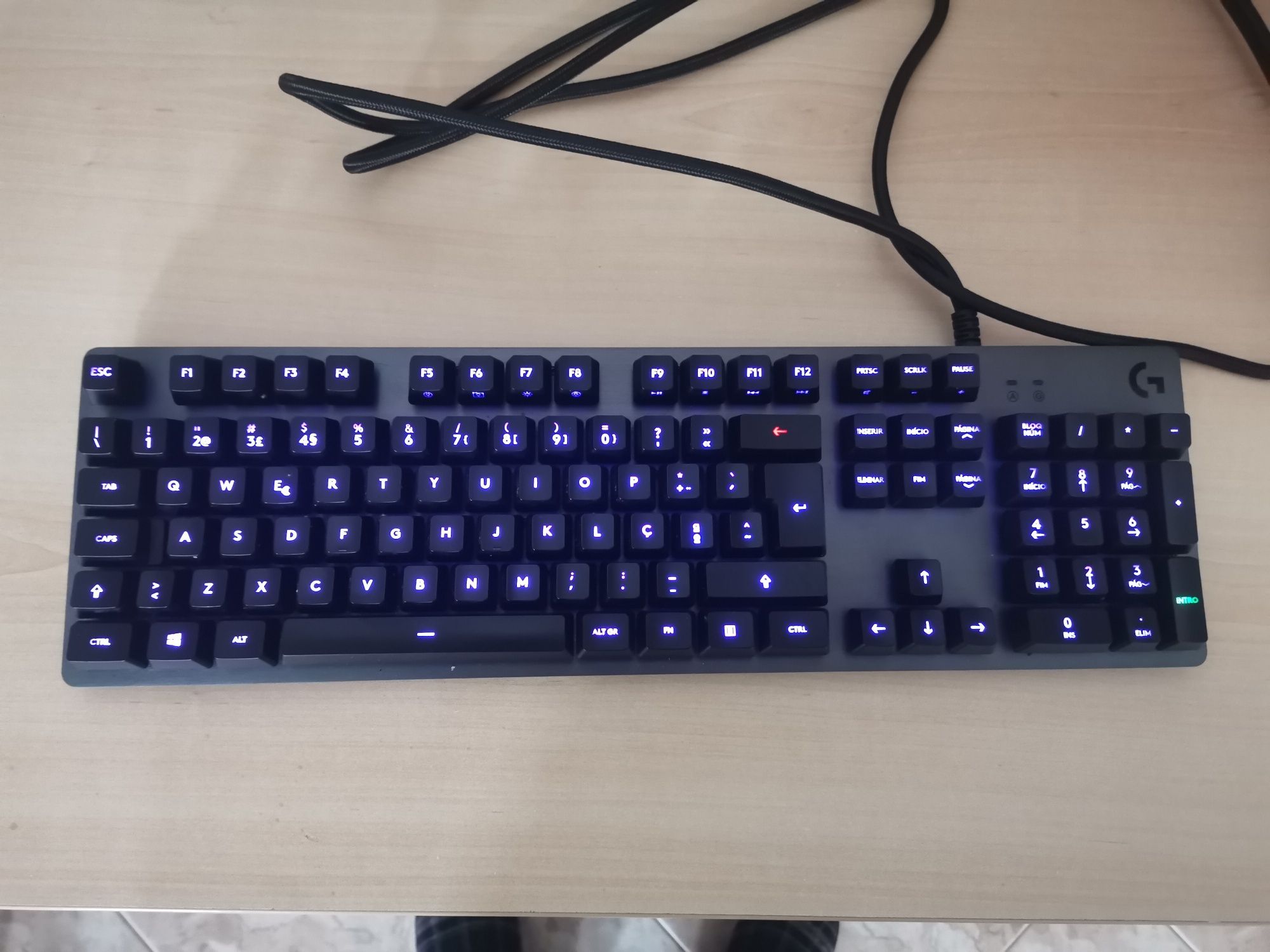 Logitech G513 Teclado Gaming Mecânico Carbon (Tactile)