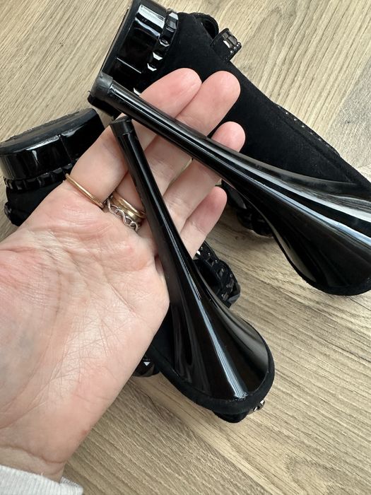 Чорні босоніжки lesilla