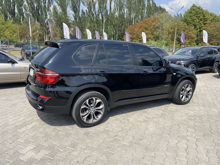 BMW X5 3.0 2011 год