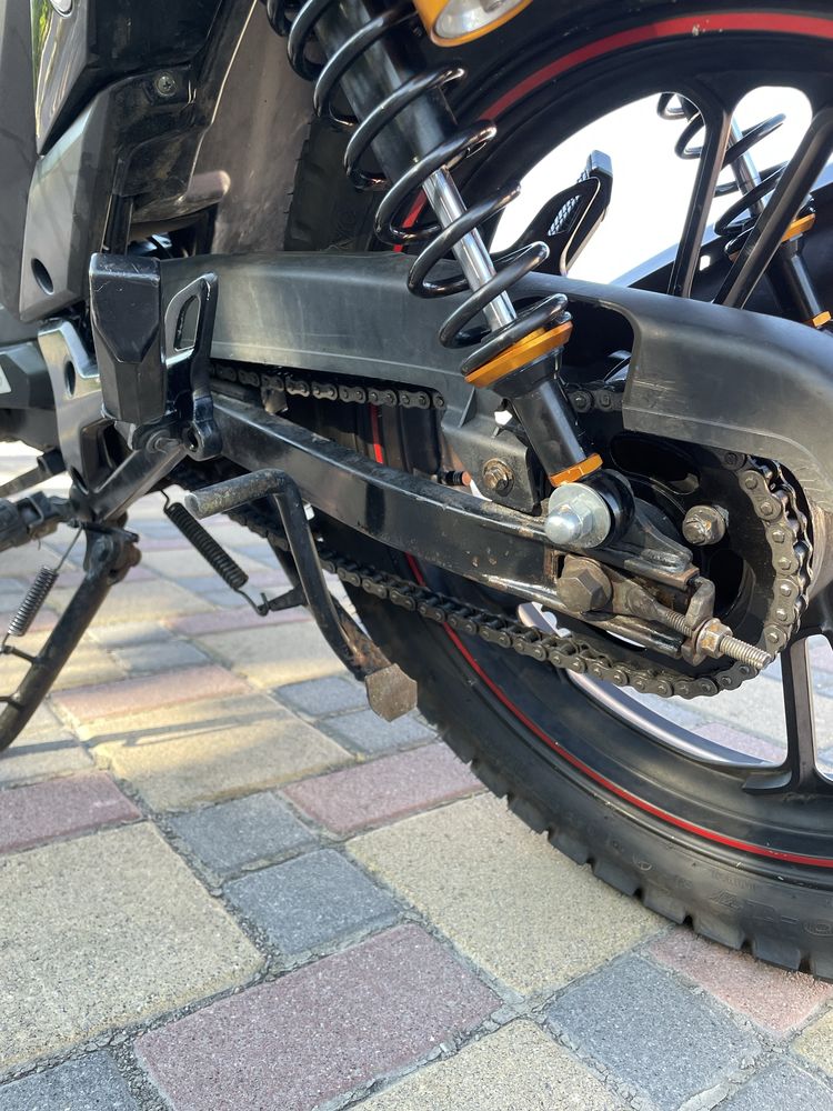 Мотоцикл Lifan sityr 200