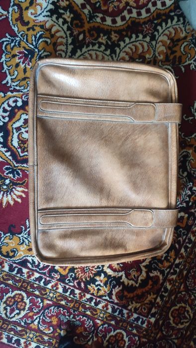 Продам шкіряну валізу