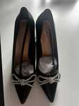 Buty czarne z kokardą srebrną