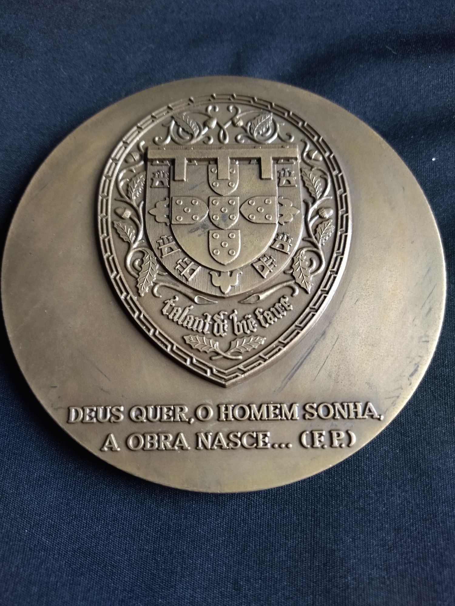 Medalha de Bronze Infante D. Henrique do Mestre Cabral Antunes