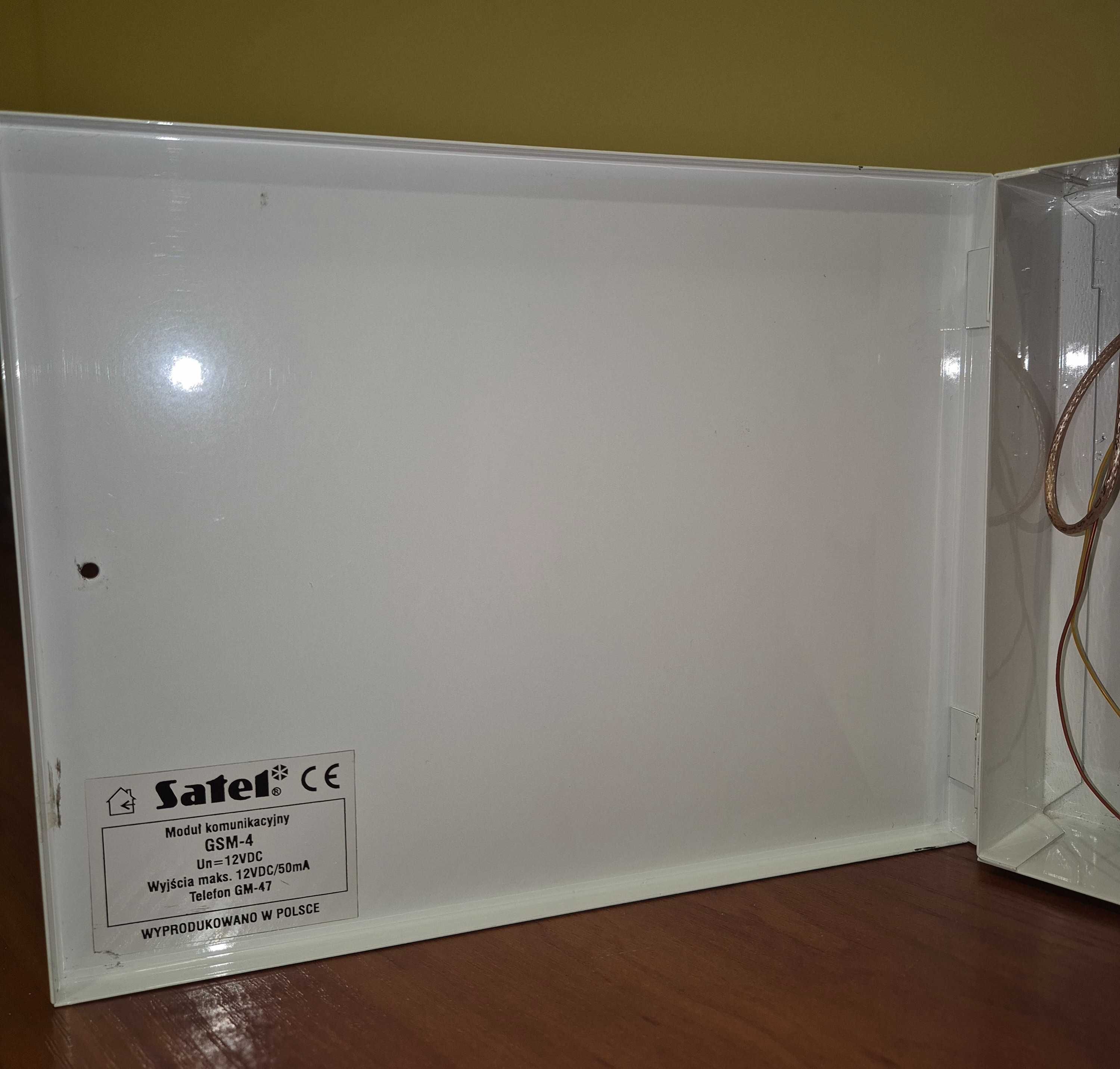 Moduł komunikacyjny GSM-4 Satel w obudowie metalowej
