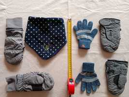 Akcesoria zimowe rękawiczki coccodrillo  r. 12mcy +, szalik z polaru