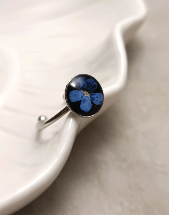 Pierścionek z niezapominajka