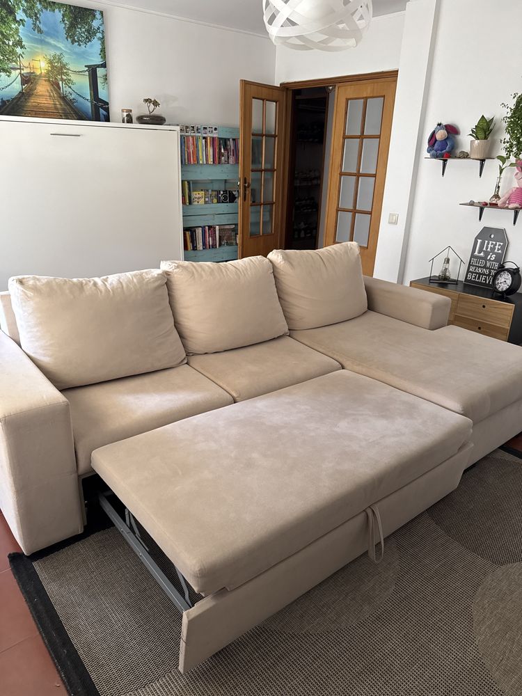Sofá com chaise long