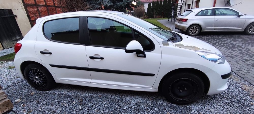 Peugeot 207 1.4 HDI biały