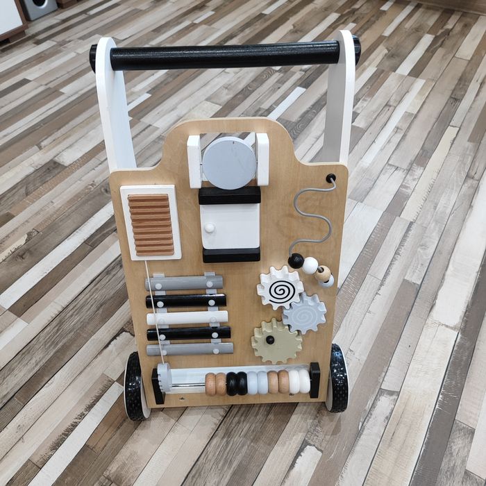 Pchacz drewniany biały.