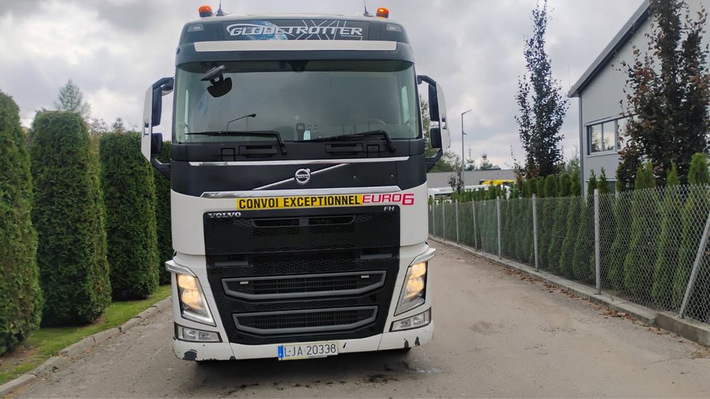 Ciągnik siodłowy volvo 204 rok