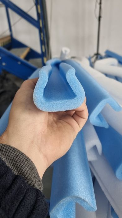 Pianka do zabezpieczenia narożników- niebieska i biala