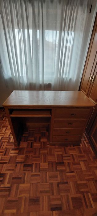 Secretária de Madeira Maciça