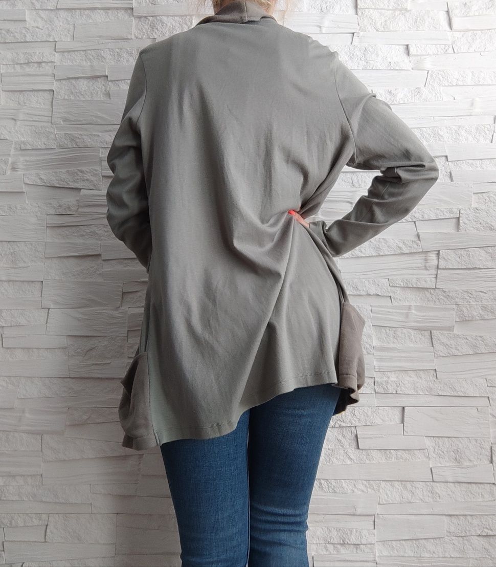 Narzutka Khaki luzna z metką 
 rozmiar XL XXL
