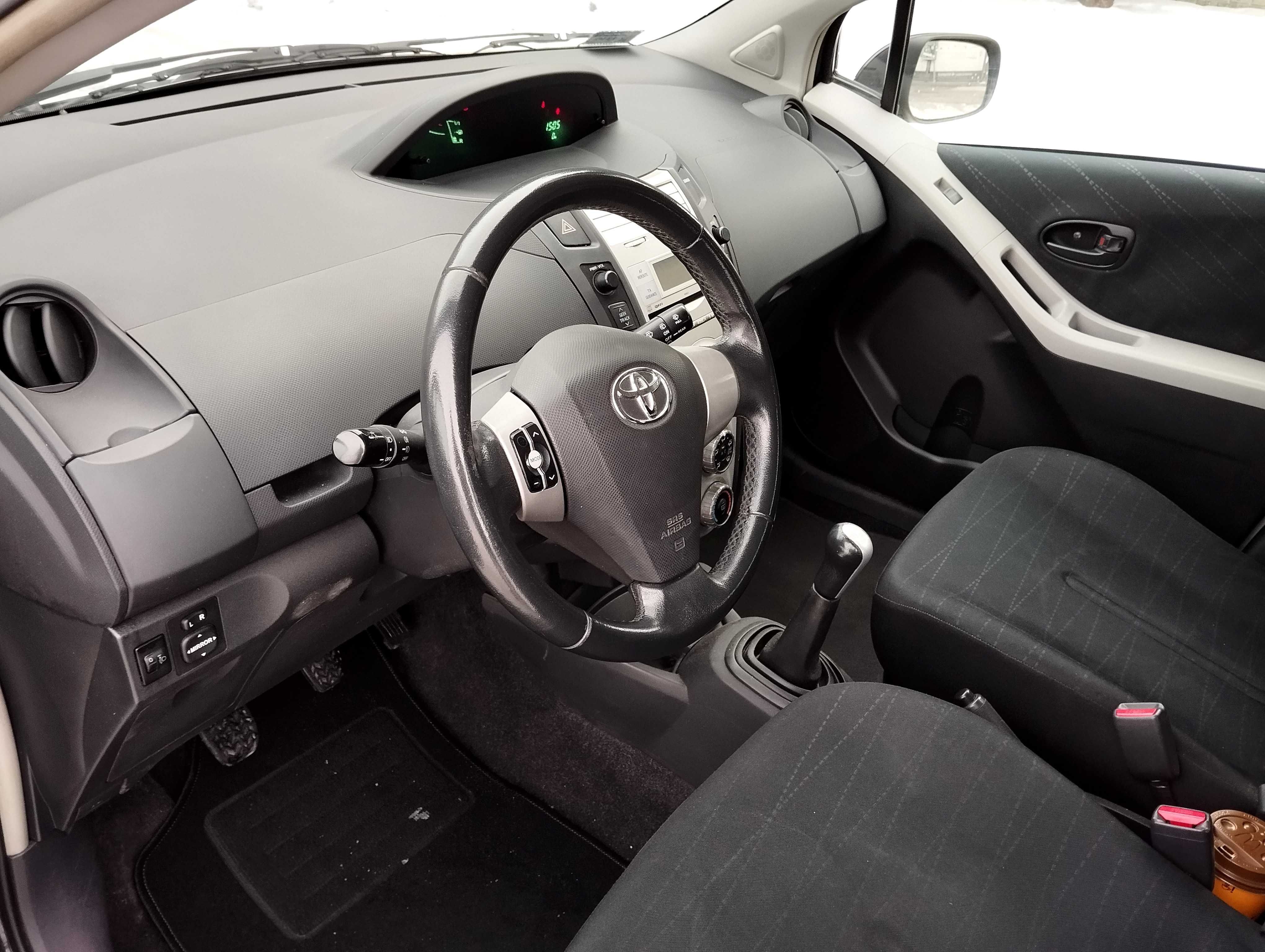 Toyota Yaris, benzyna, 5 drzwi, klimatyzacja, stan bdb, serwisowana