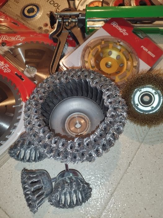 63 discos para rebarbadora, e tudo na foto! Muiyo barato