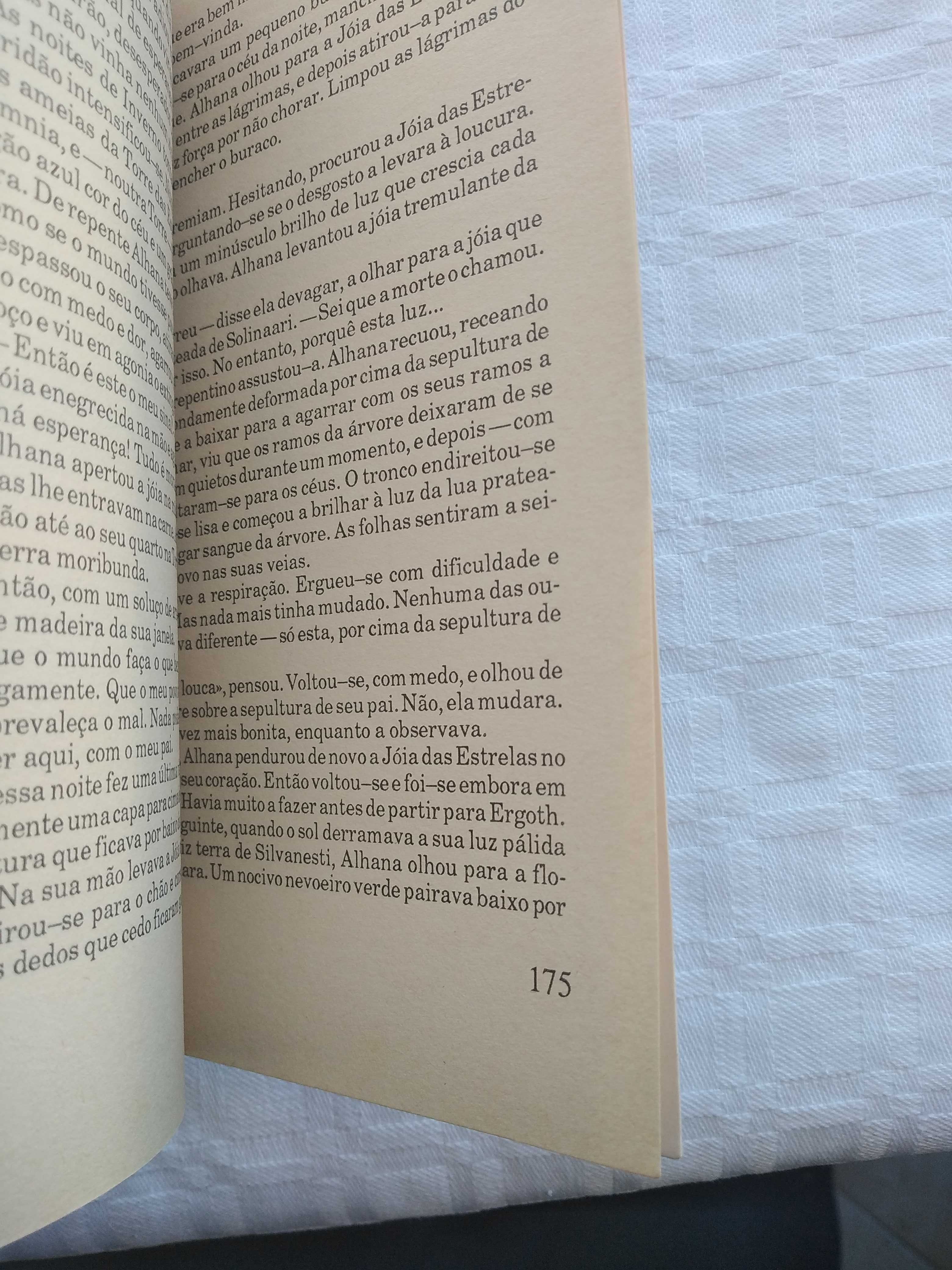 Livro Coleção Dragonlance Volume 2.