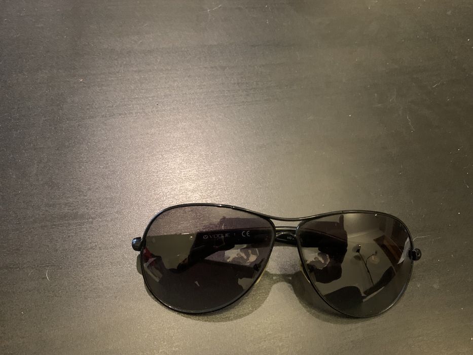 Oculos vogue pretos