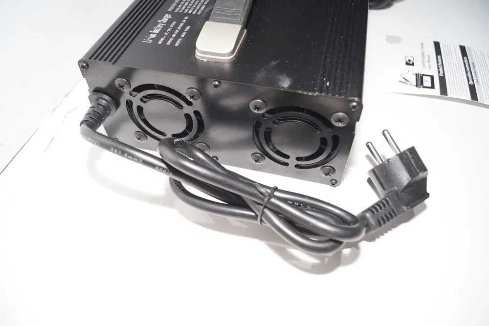 G390 58.4V 30A LiFePO4 Szybka ładowarka do akumulatorów WL-58.4V30A