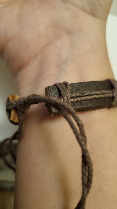 Pulseiras de Couro Castanhas Ajustáveis