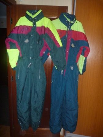 Продам лыжные комбинезоны