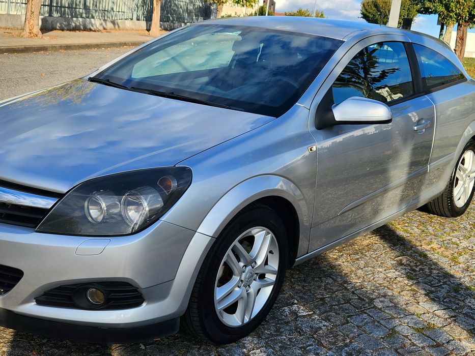 Opel Astra  GTC - Oportunidade
