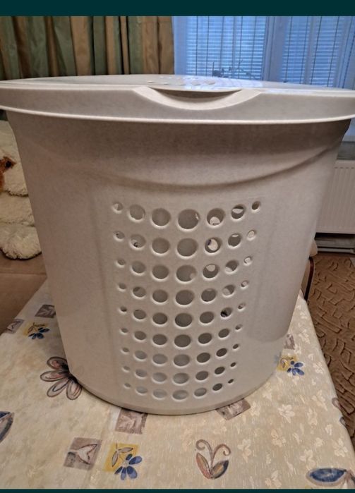 Угловая корзина для белья