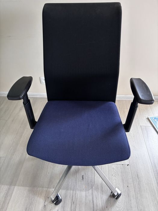 Fotel biurowy obrotowy
