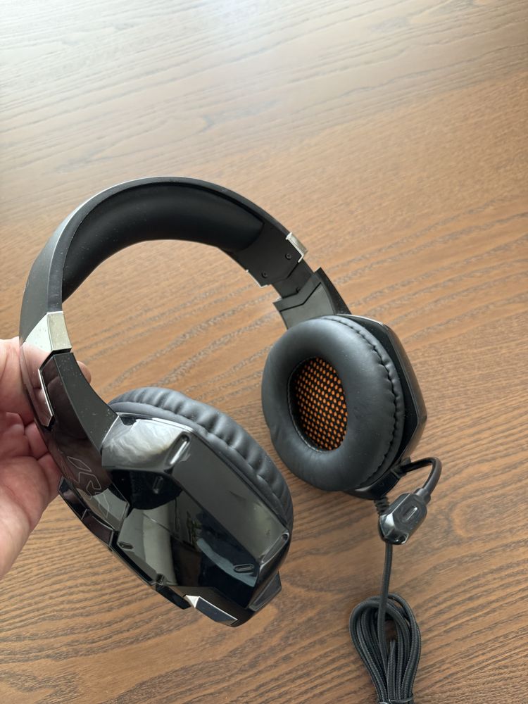 Headphones Gaming com microfone em perfeito estado