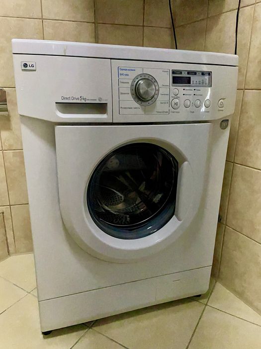 Пральна машина LG з прямим приводом 47 см