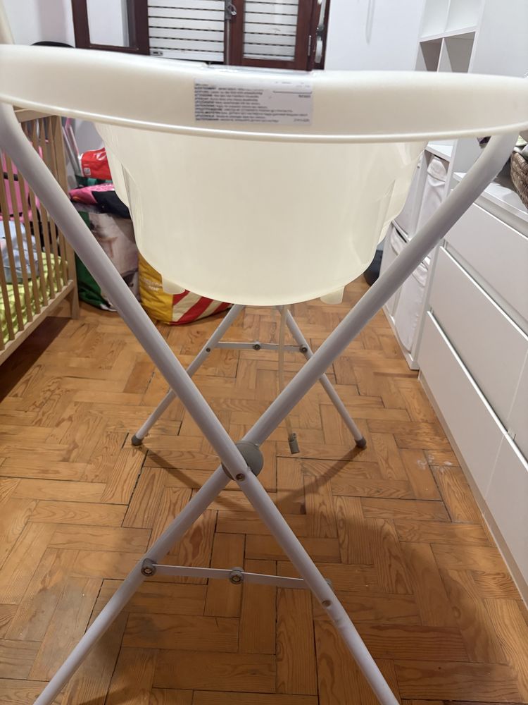 Banheira de bebe com suporte