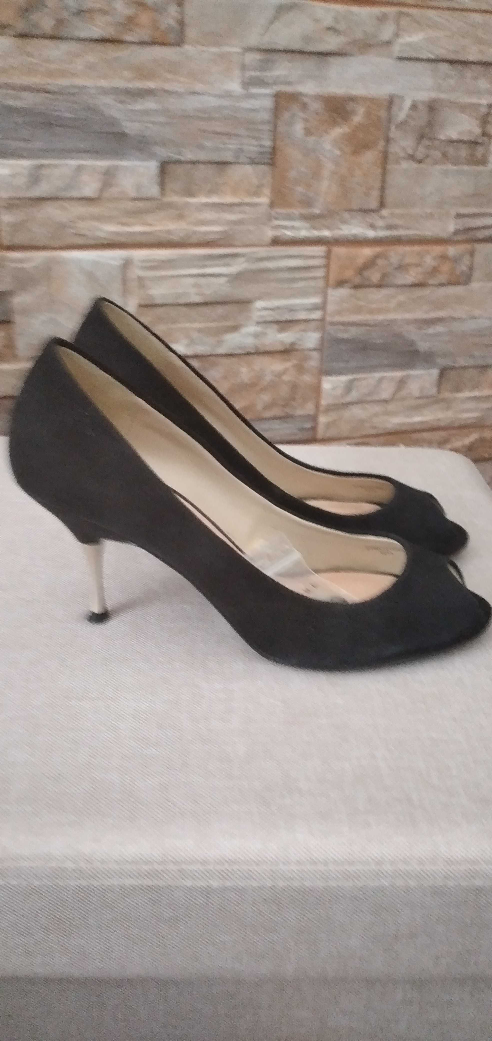 Stiletto preto Zara