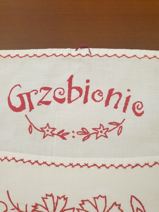 Oryginalna haftowana ręcznie makatka.