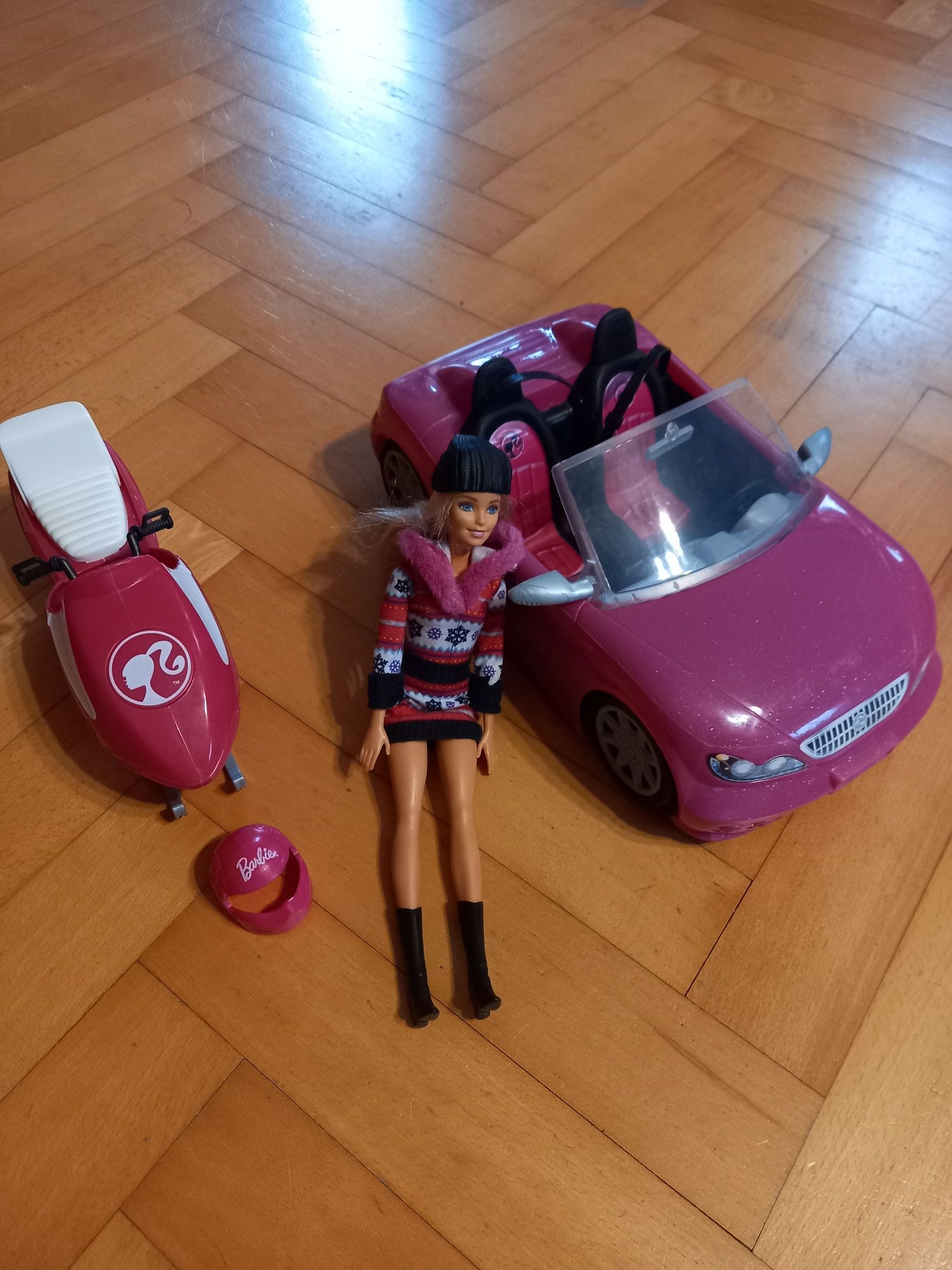 Lalka Barbie, kabriolet i skuter śnieżny