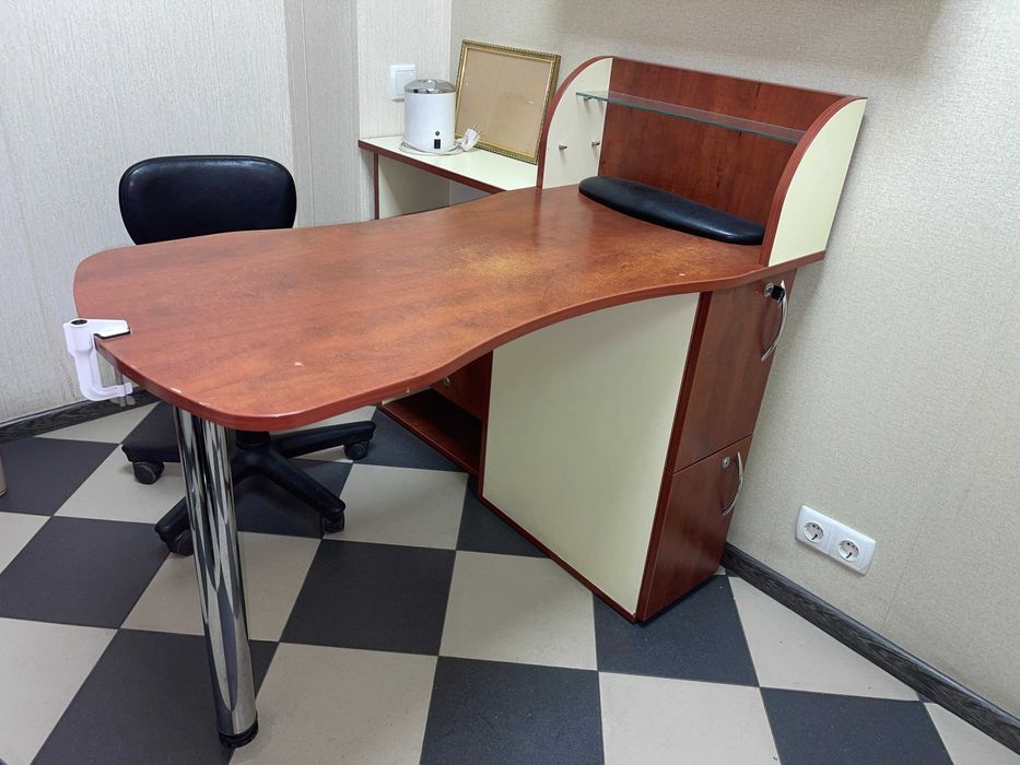 Манікюрний стіл (1080*550*750 Д*Ш*В)