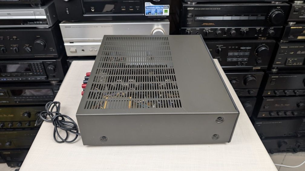 NAD 3240PE Wysokiej klasy zintegrowany wzmacniacz stereo vintage