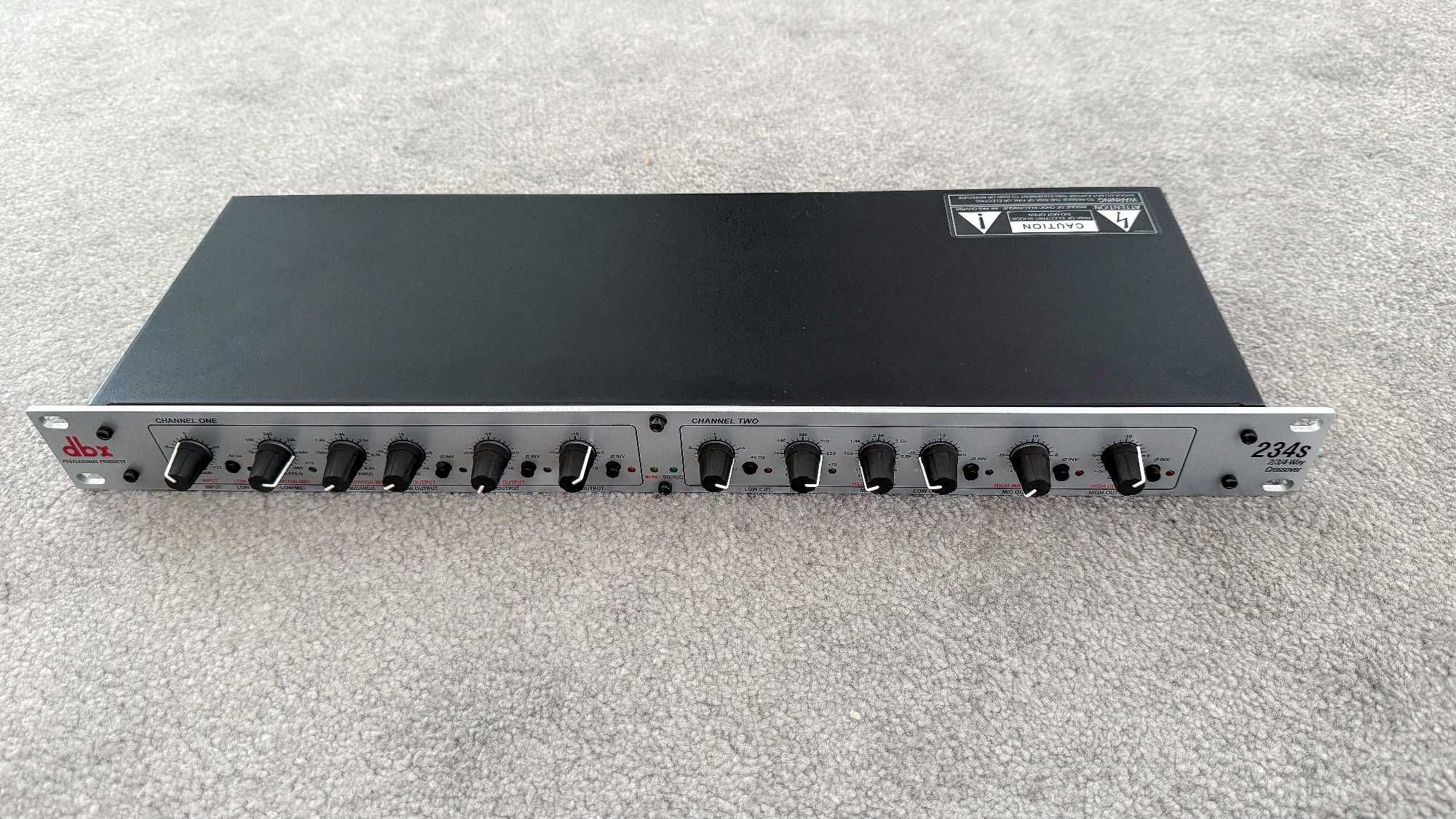 DBX 234s crossover ativo