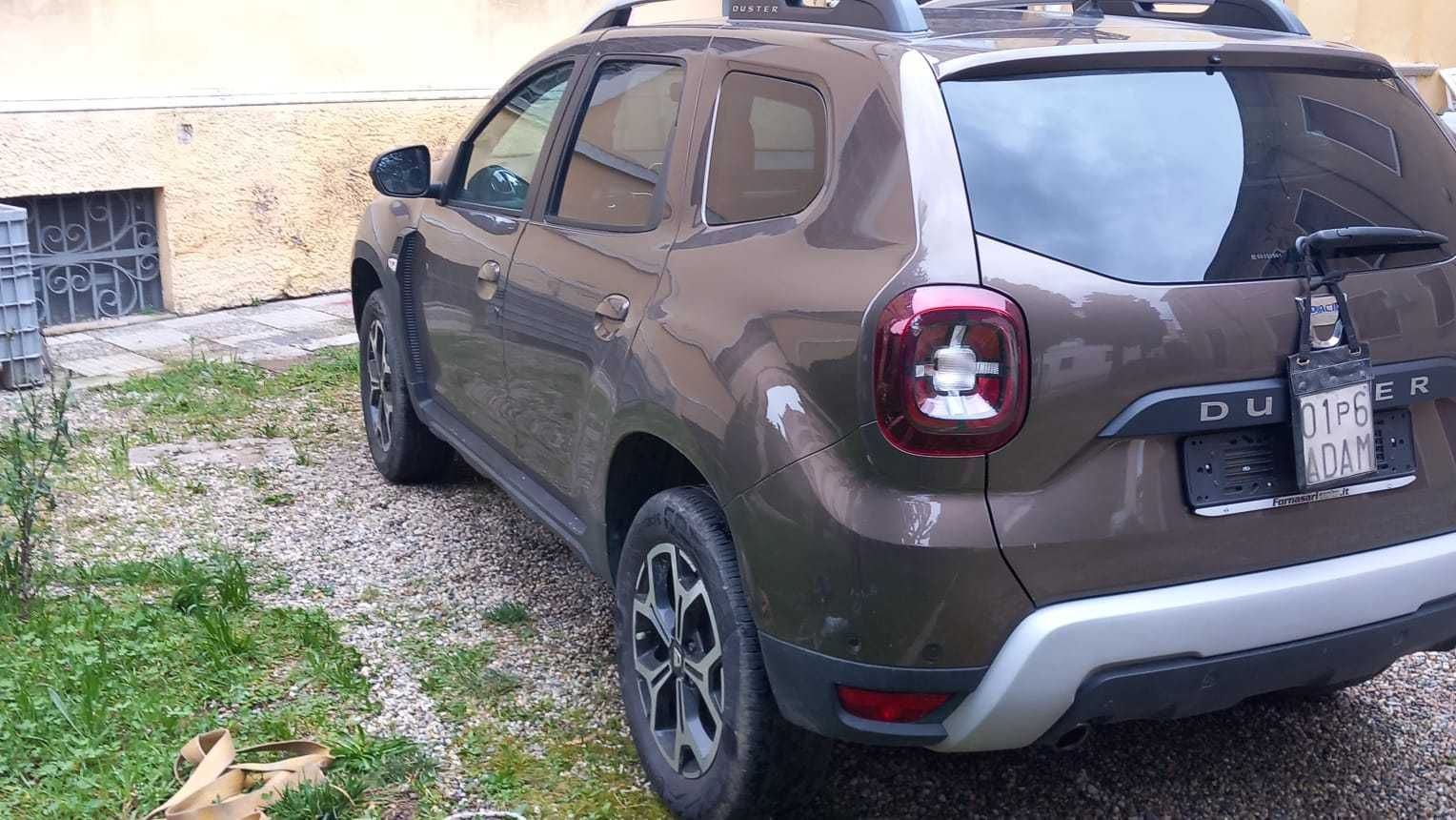 Dacia Duster  1.0 LPG Posiadam inne auta  z  włoch  całe  i uszkodzone