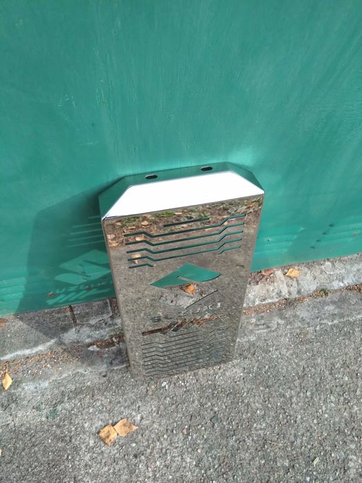 Suzuki vz 800 osłona na chłodnicę