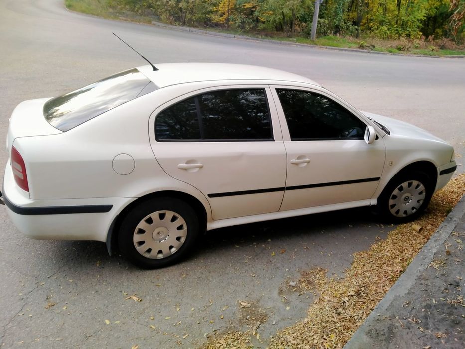 Продам Шкоду Октавию тур 1,6MPI /102л.с