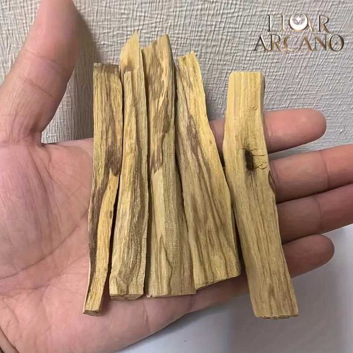 Palo Santo Natural – Limpeza e Proteção Espiritual | Luar Arcano