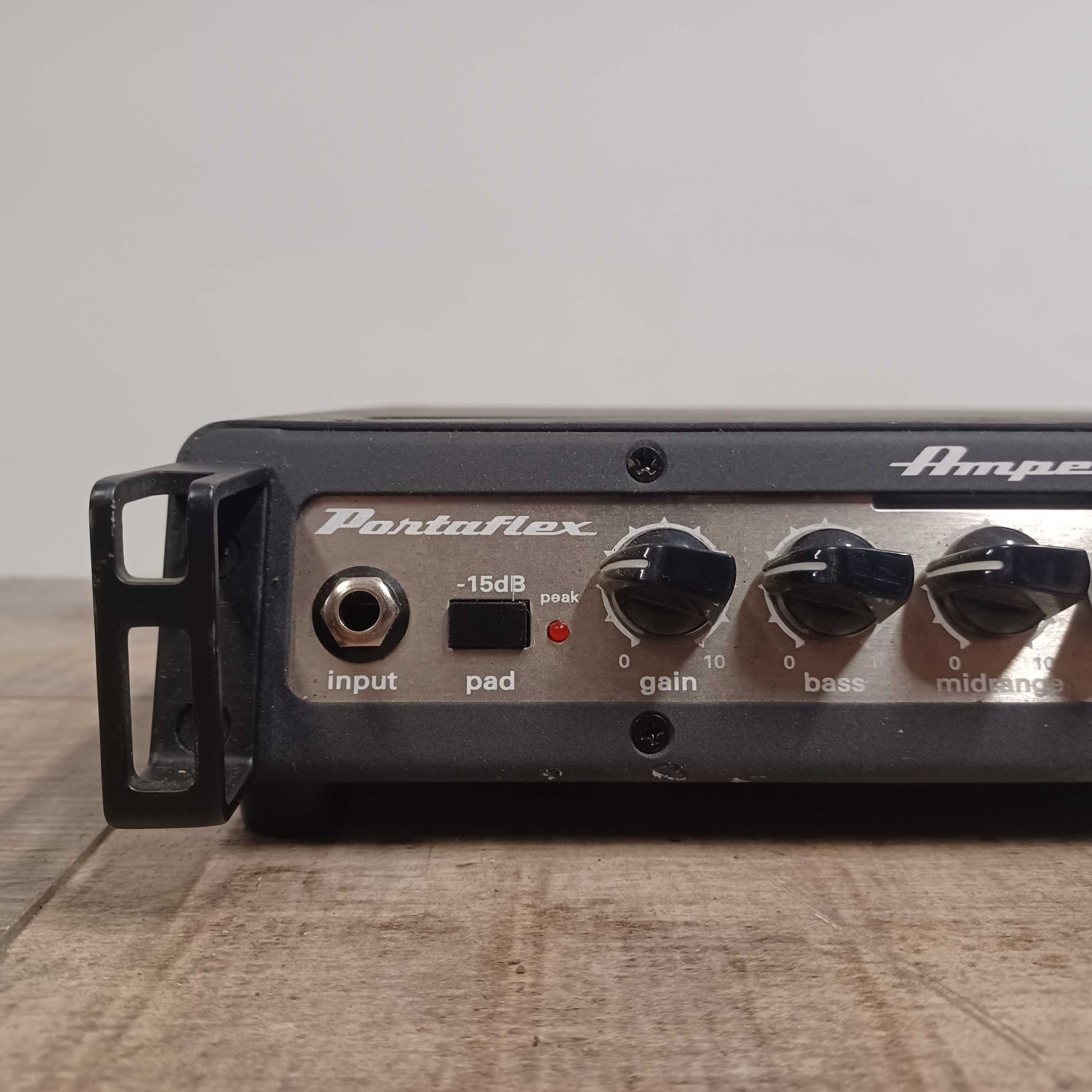 Ampeg Portaflex PF-350 lekki head basowy