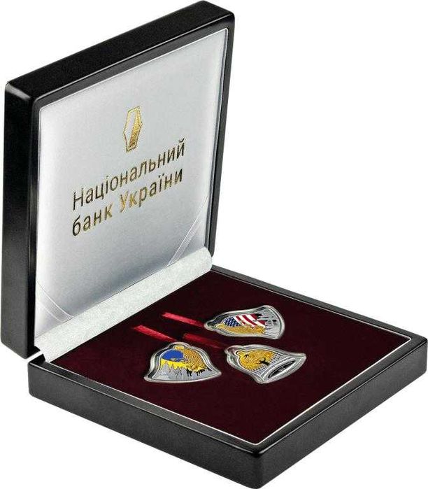 Набір із трьох срібних монет "Щедрик – колядка дзвонів". Срібло