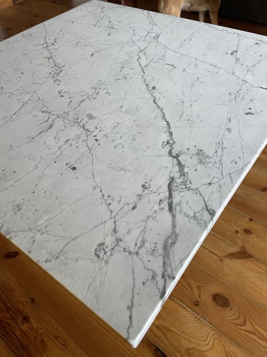 Stolik kawowy marmur carrara