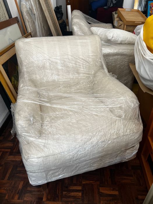 Poltrona/ Cadeirão branco como novo