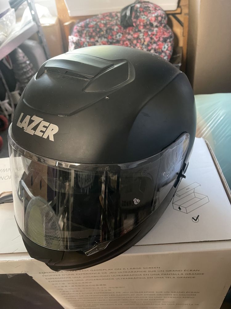 Sprzedam kask motocyklowy Lazer