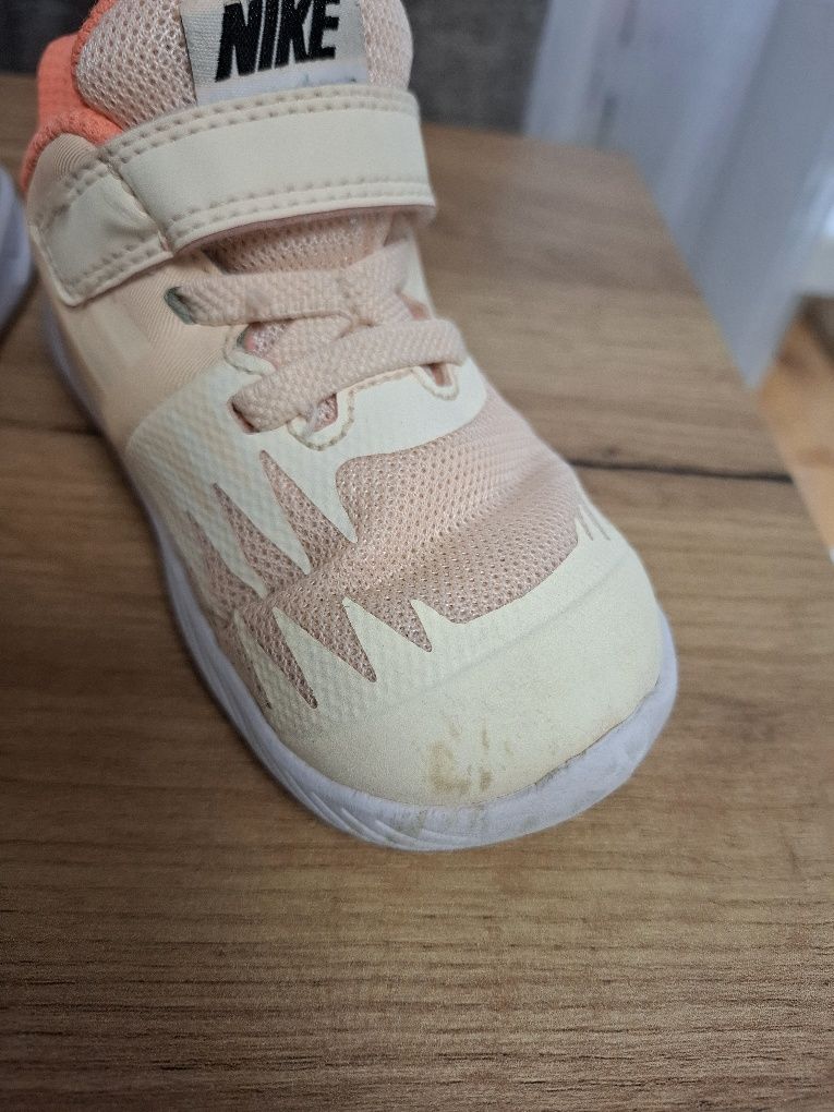 Кроссовки Nike 23.5